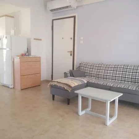 Manolia's Summer Apartment. * Kalyves Polygyrou