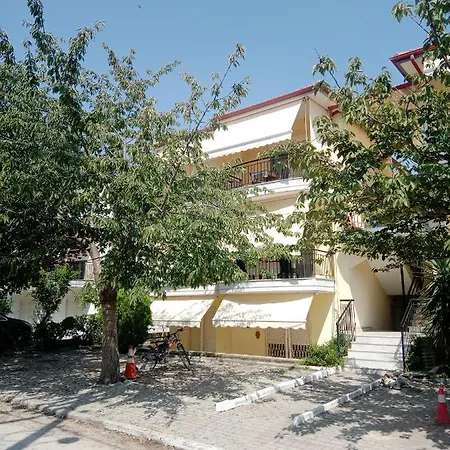Manolia's Summer Apartment. * Kalyves Polygyrou