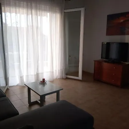 Manolia's Summer Apartment. * Kalyves Polygyrou